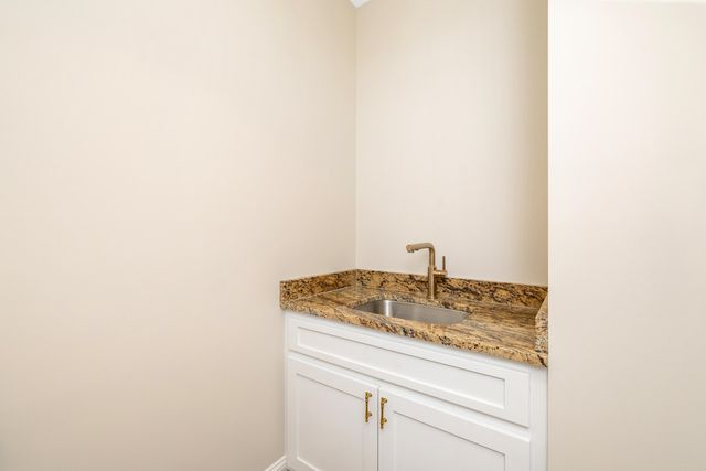 1327 Mckenzie Road, Manning, SC 29102