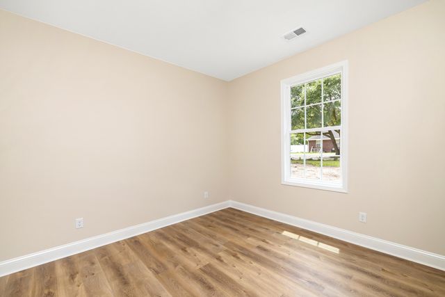 1327 Mckenzie Road, Manning, SC 29102