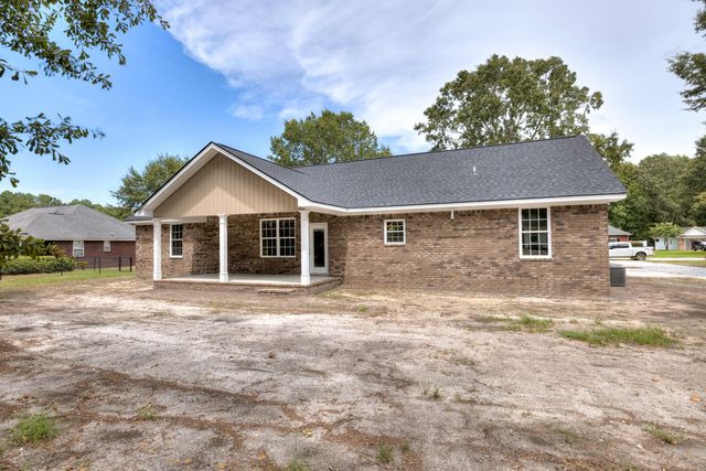 1327 Mckenzie Road, Manning, SC 29102