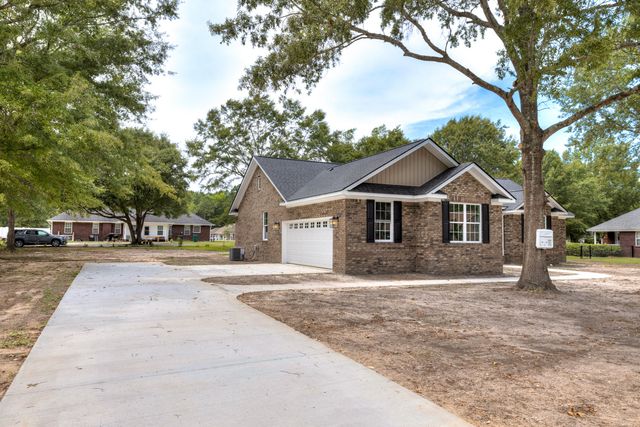 1327 Mckenzie Road, Manning, SC 29102