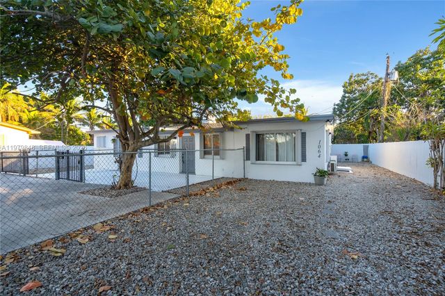 1064 NW 103rd St 1066, Miami, FL 33150