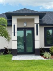 124 SE 2nd AVE, Cape Coral, FL 33990