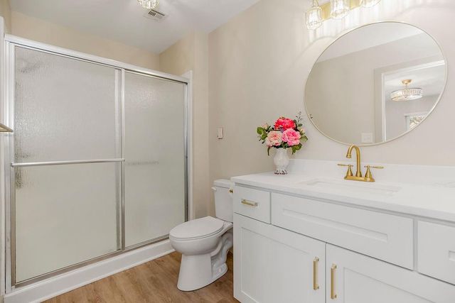 1323 W Johns Boulevard, Raymore, MO 64083