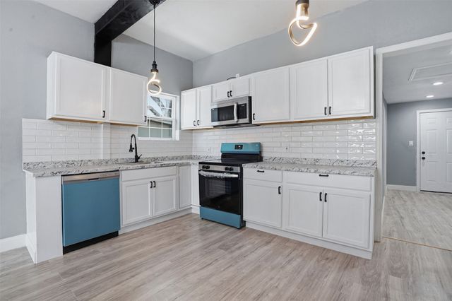 1107 E Allen Avenue, Fort Worth, TX 76104