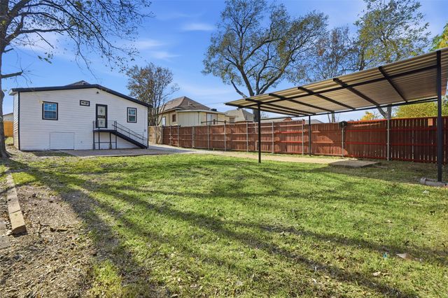 1107 E Allen Avenue, Fort Worth, TX 76104