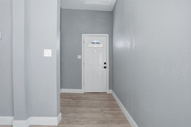 1107 E Allen Avenue, Fort Worth, TX 76104