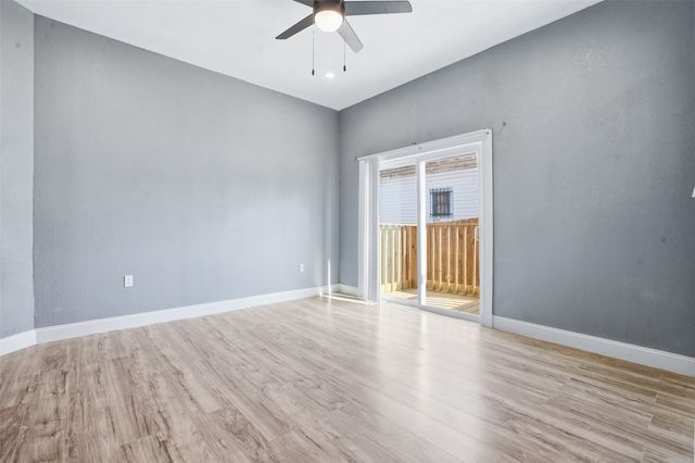 1107 E Allen Avenue, Fort Worth, TX 76104