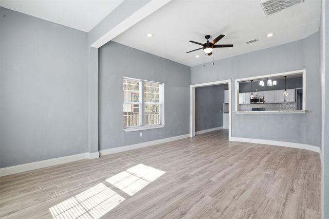 1107 E Allen Avenue, Fort Worth, TX 76104