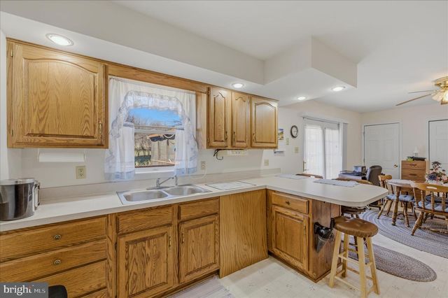 34 TURF DR S, Martinsburg, WV 25405