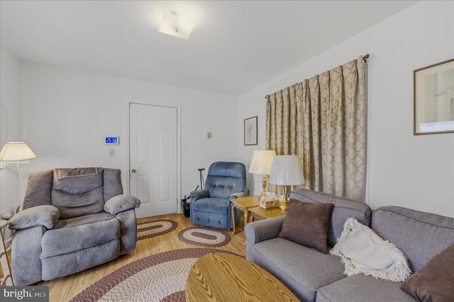 34 TURF DR S, Martinsburg, WV 25405