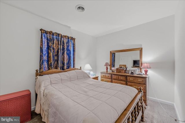 34 TURF DR S, Martinsburg, WV 25405