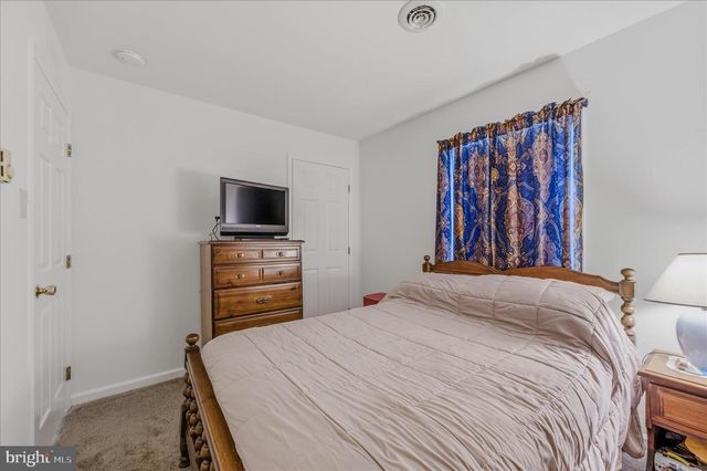 34 TURF DR S, Martinsburg, WV 25405