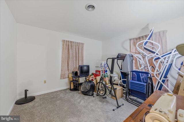 34 TURF DR S, Martinsburg, WV 25405