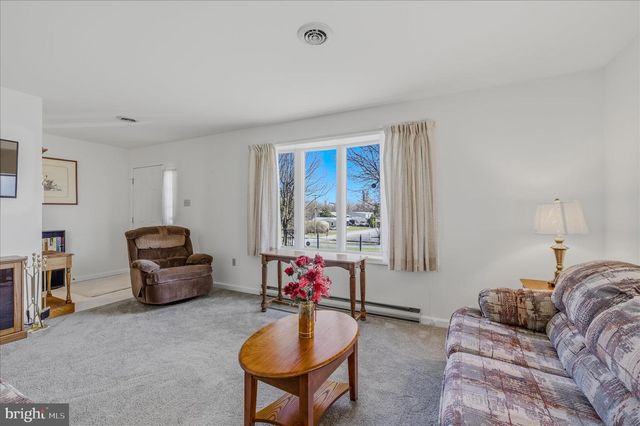 34 TURF DR S, Martinsburg, WV 25405