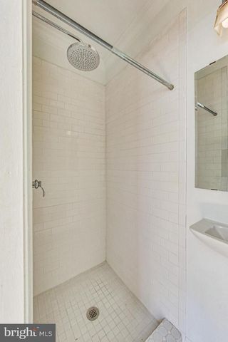 524 10TH ST SE, Washington, DC 20003