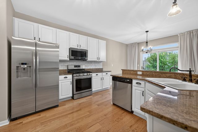 3013 Tangley Oaks Trail, Lisle, IL 60532