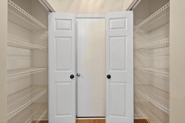 3013 Tangley Oaks Trail, Lisle, IL 60532
