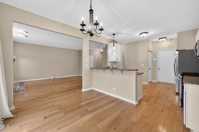 3013 Tangley Oaks Trail, Lisle, IL 60532