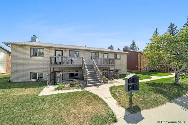 305 Western Hills Blvd Apt B, Cheyenne, WY 82009