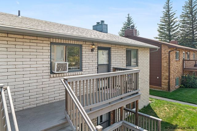 305 Western Hills Blvd Apt B, Cheyenne, WY 82009