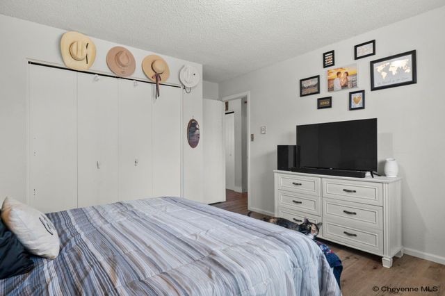 305 Western Hills Blvd Apt B, Cheyenne, WY 82009