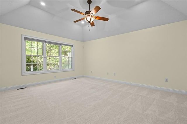 125 West Road, Cumberland, RI 02864