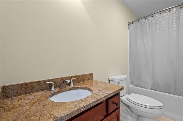 125 West Road, Cumberland, RI 02864