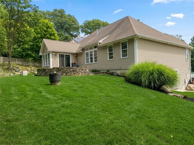 125 West Road, Cumberland, RI 02864