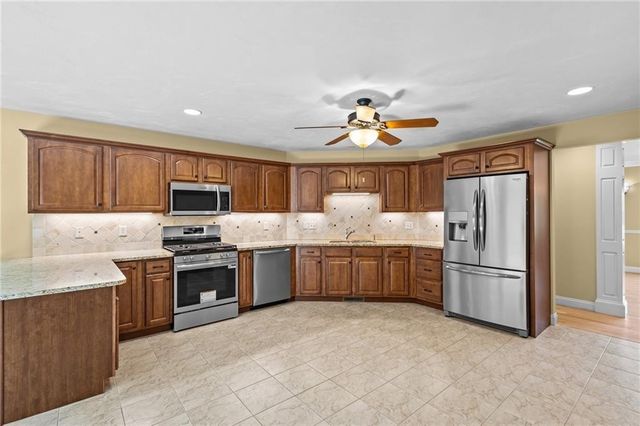 125 West Road, Cumberland, RI 02864