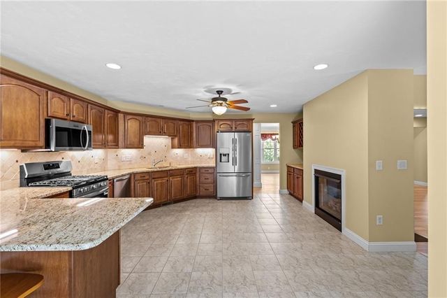 125 West Road, Cumberland, RI 02864