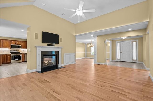 125 West Road, Cumberland, RI 02864