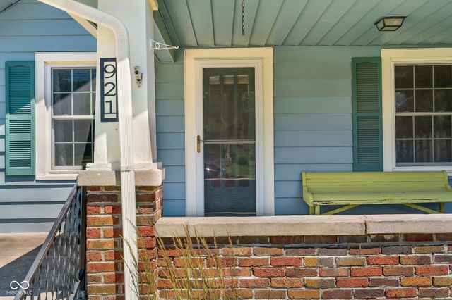 921 Walnut Street, Franklin, IN 46131