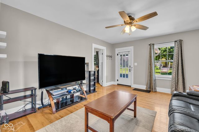921 Walnut Street, Franklin, IN 46131