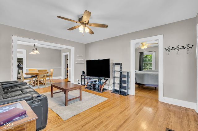 921 Walnut Street, Franklin, IN 46131