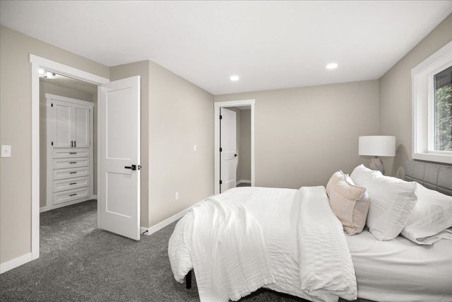 6111 S Pittsburg St, Spokane, WA 99223