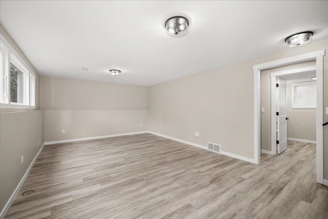 6111 S Pittsburg St, Spokane, WA 99223