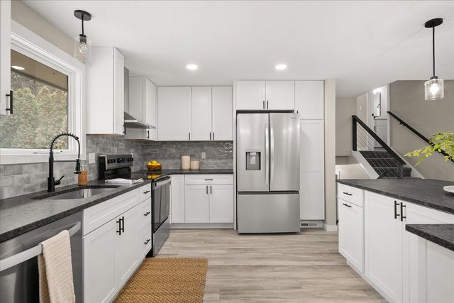 6111 S Pittsburg St, Spokane, WA 99223