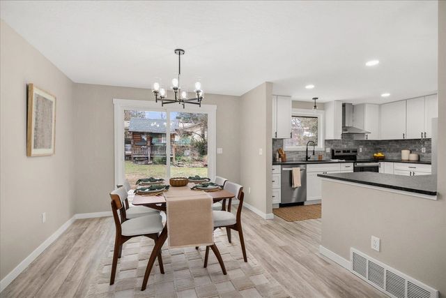 6111 S Pittsburg St, Spokane, WA 99223