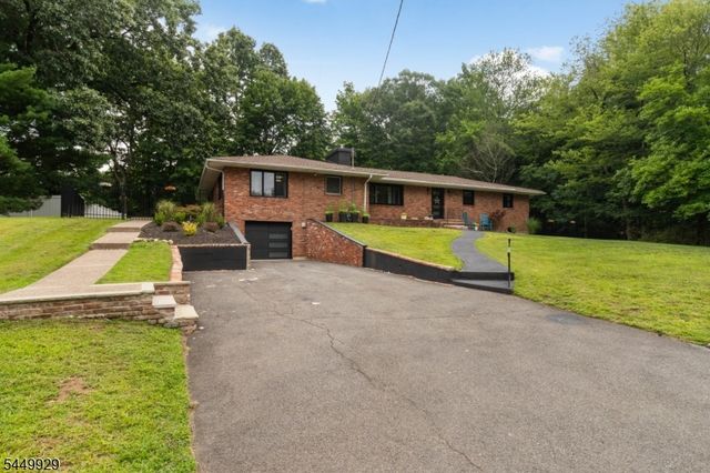 49 Dogwood Dr, Oakland Boro, NJ 07436