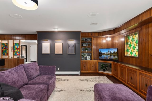 49 Dogwood Dr, Oakland Boro, NJ 07436