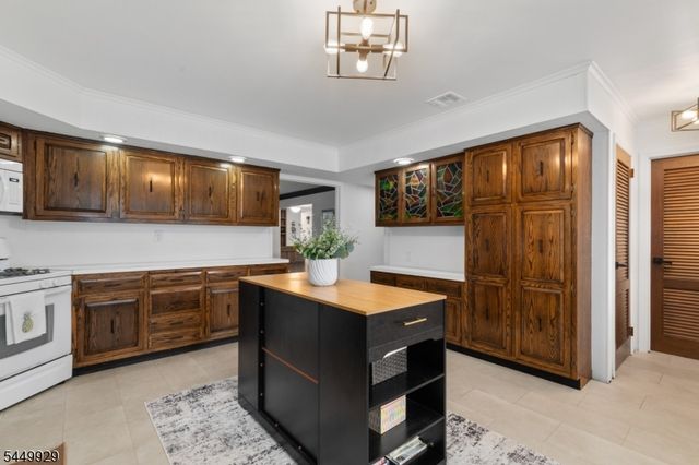 49 Dogwood Dr, Oakland Boro, NJ 07436