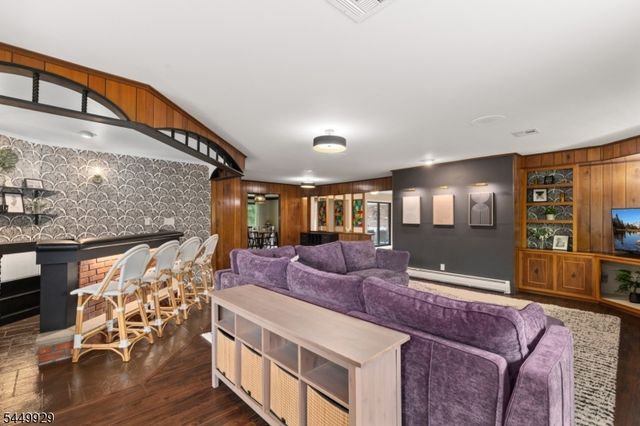49 Dogwood Dr, Oakland Boro, NJ 07436