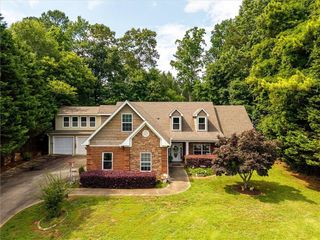 9390 Resort Circle, Gainesville, GA 30506