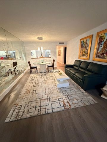 10847 W Clairmont Cir 302, Tamarac, FL 33321