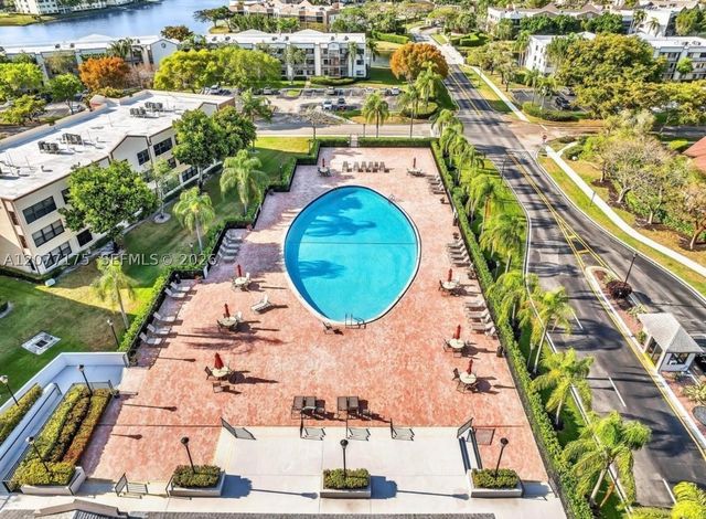 10847 W Clairmont Cir 302, Tamarac, FL 33321