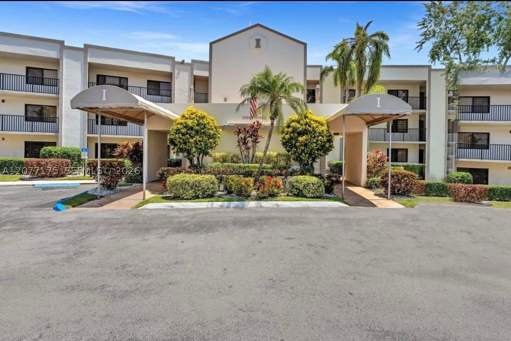 10847 W Clairmont Cir 302, Tamarac, FL 33321