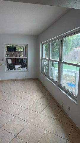 6412 N WOODLYNNE AVENUE, Tampa, FL 33614