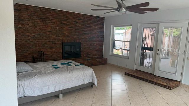 6412 N WOODLYNNE AVENUE, Tampa, FL 33614
