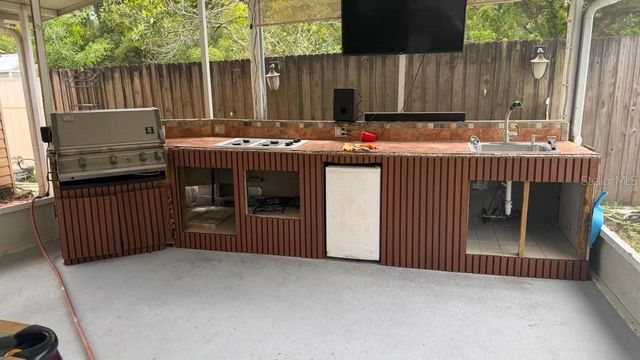 6412 N WOODLYNNE AVENUE, Tampa, FL 33614