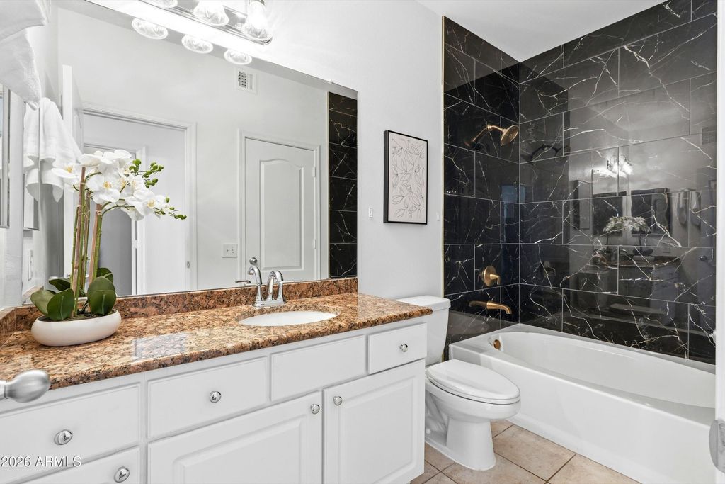 Image 15 of property listing at 4343 N 21ST Street 256, Phoenix, AZ 85016